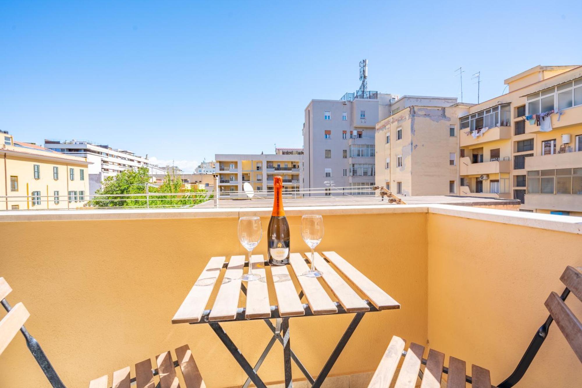 Puccini Apt - Centro Citta - Wifi - Ac Cagliari Buitenkant foto